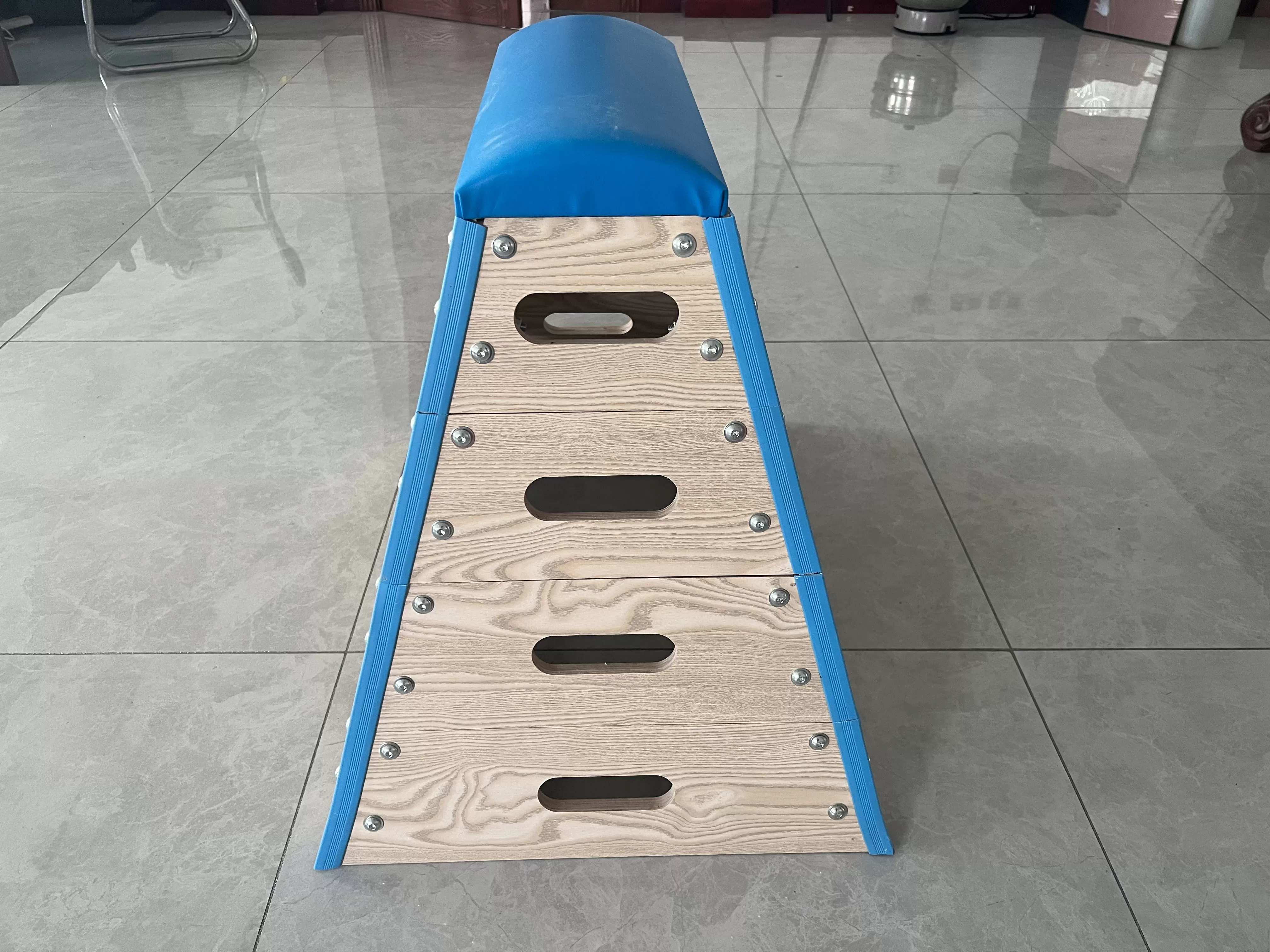 Multi-layer jumping box